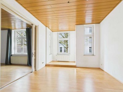 Wohnen im Kreuzviertel - Altbauwohnung mit 3 Zimmern und Balkon
