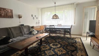 Renovierungsbedürftige 3 Zimmer Wohnung in ruhiger Wohnlage mit Blick ins Grüne