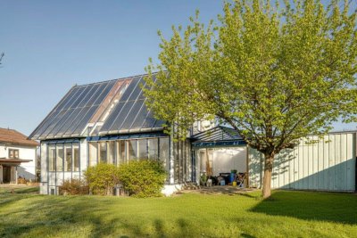 Ökologisches Traumhaus mit Garten und begehbarer Dachterasse