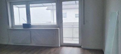 Großzügige 4-Zimmer-Wohnung in Erlenbach – Balkon, Gäste-WC, Stellplatz möglich, ruhige Lage