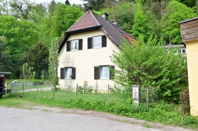 PARSCH | Substantiell sanierungsbedürftiges Einfamilienhaus für baulich Versierte (gewerblicher Neubau möglich)