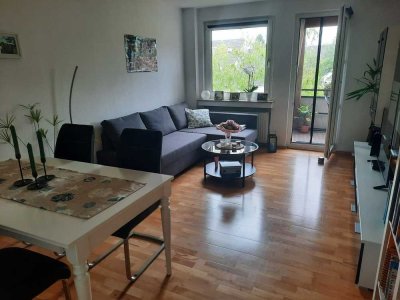 Helle 2-Zimmer Wohnung im 3. OG mit Balkon in Düsseldorf-Holthausen