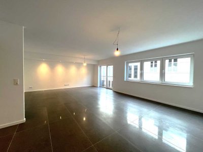 Kernsanierte 3 Zimmer Wohnung in der City