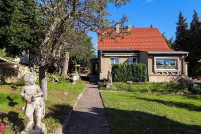 +++ Seltenheit! Exklusives Einfamilienhaus mit weitläufigem Garten am Dresdner Elbhang +++