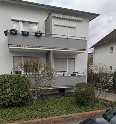 Exklusive, sanierte 2-Zimmer-Wohnung mit Balkon und EBK in Offenbach am Main