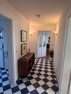 Sehr schöne 2,5 Zimmer Maisonette Dachgeschoss Wohnung