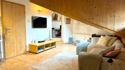 *VOLLMÖBLIERT* Charmante 2 Zimmer Wohnung + 23m² Hobbyraum