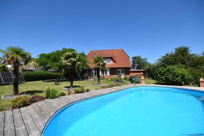 Freistehendes Einfamilienhaus mit beheiztem Außenpool in Dörverden | Urlaub pur!