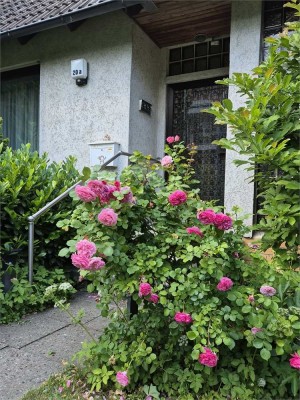 BEZUGSFREIES UND GROßES EINFAMILIENHAUS MIT 4 SCHLAFZIMMERN UND VIEL POTENTIAL IN Berlin-MARIENDORF