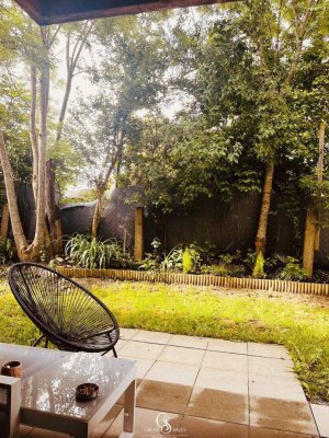 Ruhige und zentrale Drei-Zimmer-Wohnung mit großem Garten &amp; Carport!
