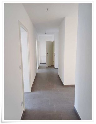 Erstbezug nach Kernsanierung 4 Zi.- Souterrain-Whg. -Ruhige Wohnlage-