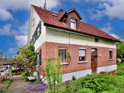 Charmantes, schönes Altbauhaus mit viel Platz zur Entfaltung