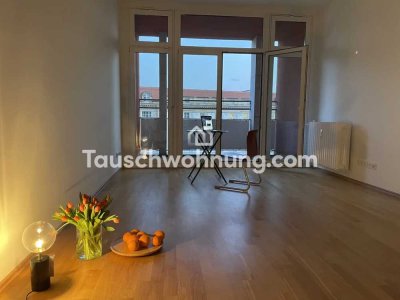 Tauschwohnung: 2-Raum Wohnung mit Parkett und Balkon
