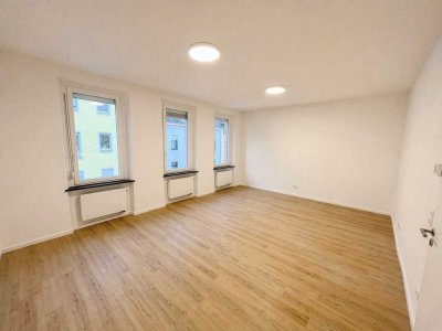 Exklusiver Wohntraum in historischem Glanz: Hochwertig kernsanierte Altbau-Eigentumswohnung