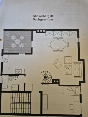 Helle, gepflegte 4-Zimmer-Altbau/Maisonette-Wohnung