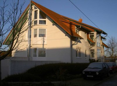Großzügige 2,5 Zimmer DG-Wohnung