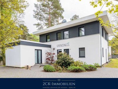 Premium Bauhaus Ferienvilla – 160 m² Wohnfläche auf 950 m², Strand fußläufig, mit Sauna & Wallbox!