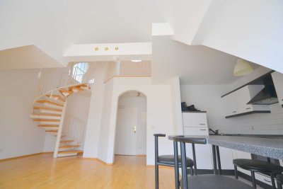 Besonderer Wohnflair - Maisonette-Wohnung im Villenviertel Klotzsche (mietfrei)