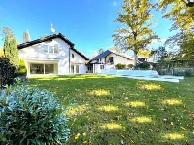 Geräumige, neuwertige 6-Raum-Villa mit luxuriöser Innenausstattung und EBK in Grünwald