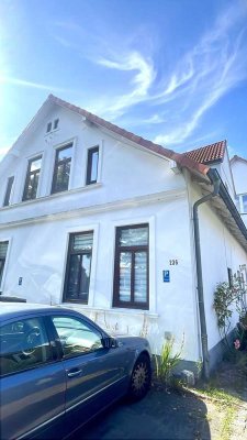 Helle 4-ZKBB – Erstbezug nach Renovierung, zentrale Lage