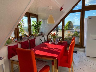 Exklusive 3-Zimmer-DG-Wohnung mit EBK und Dachterrasse