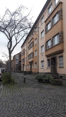 Gut geschnittene 2-Raum-Wohnung mit Balkon in Duisburg-Neudorf