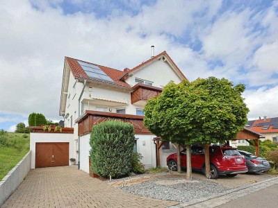 Schöne Doppelhaushälfte mit Einliegerwohnung und Wohlfühlatmosphäre