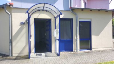 Schöne und gepflegte 4-Raum-Erdgeschosswohnung mit geh. Innenausstattung