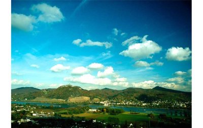 traumhafte Altbauwohnung - 130 qm Haus - Rheinblick & Dachterasse