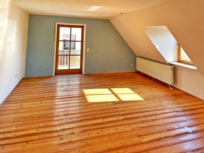 Helle 3 Zimmer-Maisonette-Wohnung mit Balkon und Einbauküche in Markt Indersdorf/Langenpettenbach