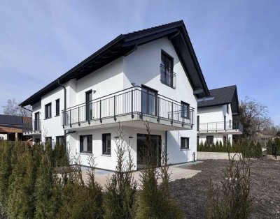 ERSTBEZUG! Modernes Reiheneckhaus mit gehobener Innenausstattung in Stephanskirchen