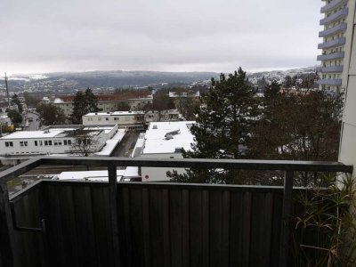 Schöne 3-Raum-Wohnung mit EBK & Balkon mit herrlicher Aussicht über Ulm