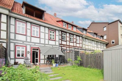 Historisches Wohnjuwel mit Charme – Denkmalgeschütztes Einfamilienhaus mit Garten - hohe Decken