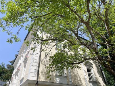 traumhafte Lage in der Riedenburg! Charmante 4 Zimmer Dachterrassenwohnung in einer Ceconi Villa Salzburg Stadt
