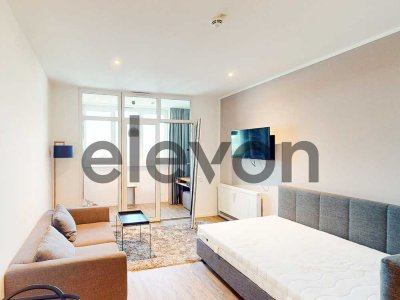 Modern möblierter Wohnkomfort: 1 Zimmer mit EBK