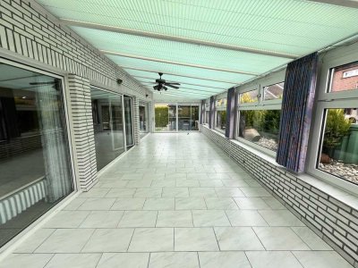 Erbpacht: Großzügiges Traumdomizil mit prachtvollem Wintergarten und Sauna