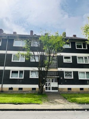 Wir renovieren für Sie! 3 Zimmer-Wohnung mit Balkon im Grünen