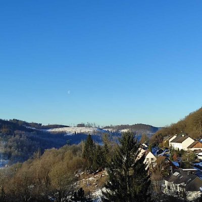 Ein Mitbewohner: in gesucht - sehr schöne u. sonnenlichtdurchf. Zwei-Etagen-Wohnung -insgesamt 120qm