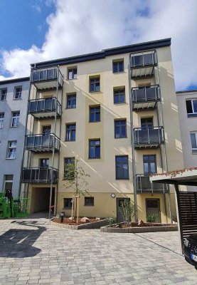 Energetisch sanierte 2 Zimmerwohnung mit Wohnküche/EBK und Balkon im Herzen Schwerins