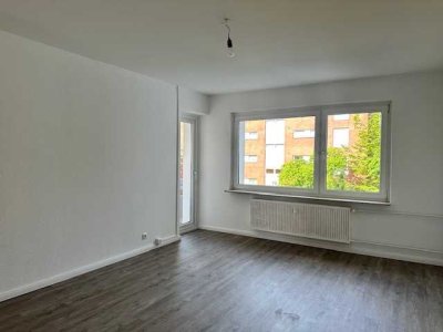 Endlich zu Hause – 3,5 renovierte helle Zimmer mit Balkon suchen neue Mieter!