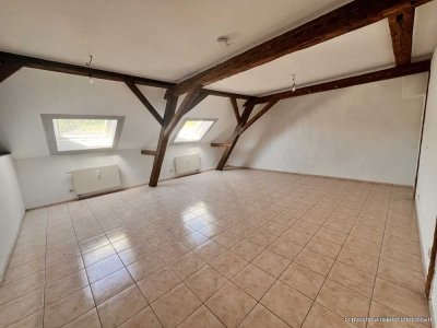 Mit Altbau- Flair!
3,5 Zimmer Maisonette-WHG
in Ka- Grünwettersbach