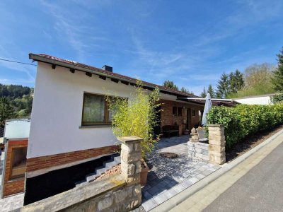 Top-Gelegenheit! Einfamilienhaus mit ELW in ruhiger Lage von Simmertal zu verkaufen!
