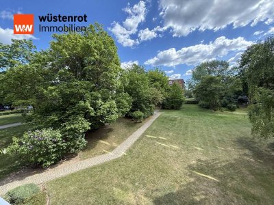 Gepfl. 3 Zi.-Whg., gr. Balkon mit Blick ins Grüne, Fahrstuhl u. Rampe in einer parkähnlichen Anlage