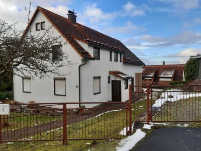 Geräumiges Einfamilienhaus mit Garage in Suhl-Lautenberg