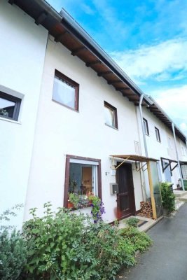 Achtung! Solide Kapitalanlage oder günstiges Reihenhaus mit Terrasse, Balkon und Garage