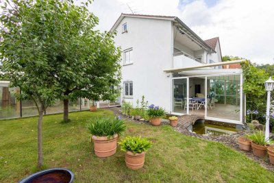 Charmantes Zweifamilienhaus mit großem Garten in Schorndorf - Miedelsbach