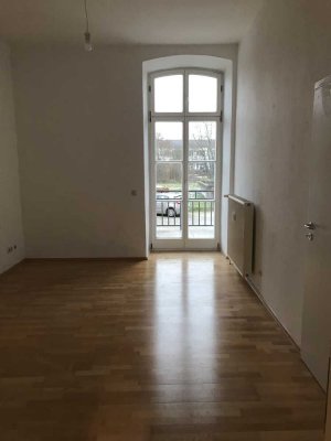 Freundliche 2-Zimmer-Hochparterre-Wohnung mit Balkon und EBK in Bamberg