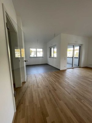 Erstbezug: 2-Zimmer mit Balkon und Mieterstrom PV