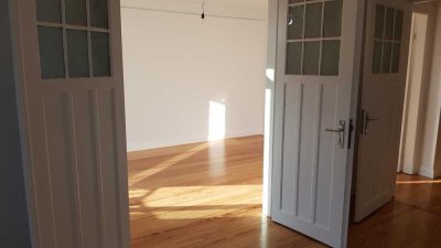 BARRIEREFR. Gewerbe  3-Zi-Altbau,  kernsaniert, 3fiso-Fenster Flächenheizung