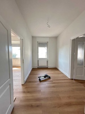 Sanierte 5-Zimmerwohnung mit 2 Balkonen in ruhiger Lage von Frankfurt